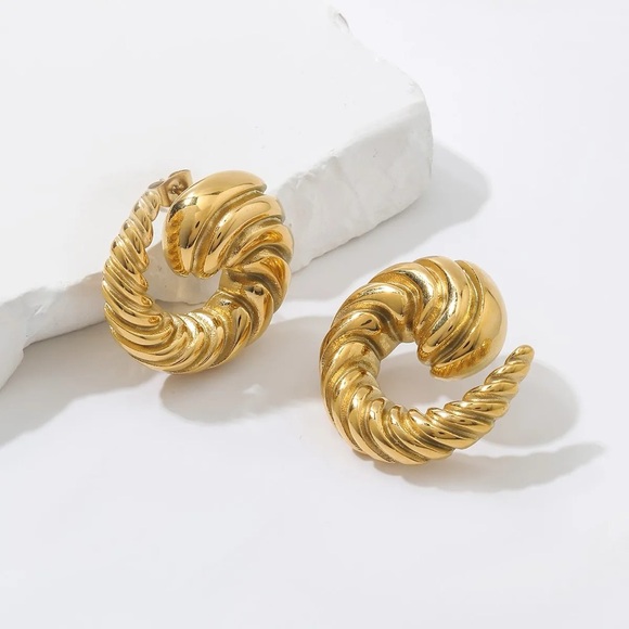18K Gold Plated Twisted Swirl Earrings*Spiral Earrings*Statement Earrings - Picture 1 of 4